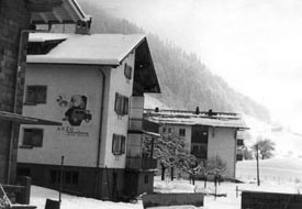 Haus_2_in_Bau_190x275.jpg